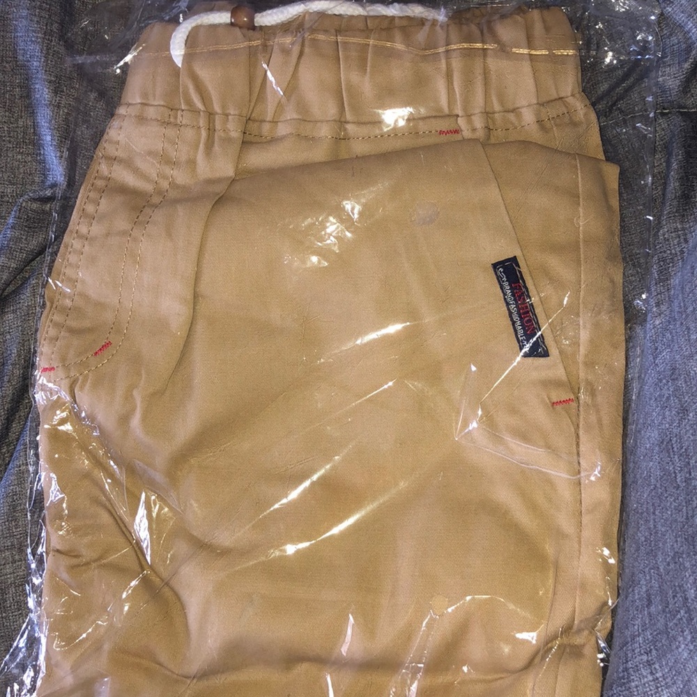 NEW PACKAGED BADGE JOGGER PANTS (XL)